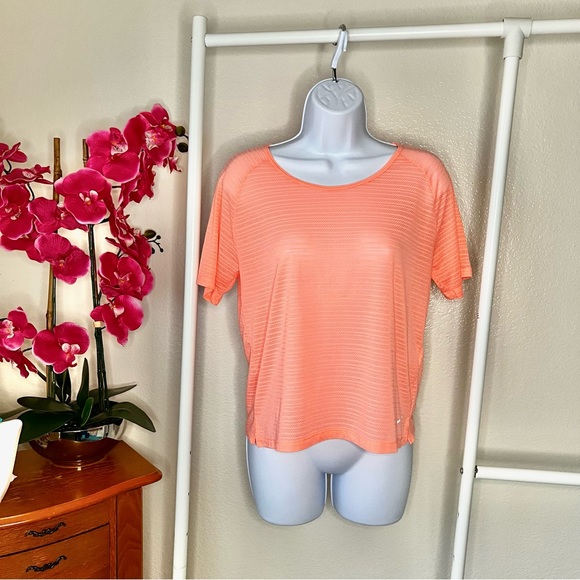 Nike Dri-Fit Women’s Medium Athletic Top, striped Activewear top, orange color - Picture 1 of 8